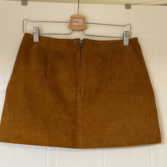 Simili suede medium brown mini skirt - Picture 2 of 2